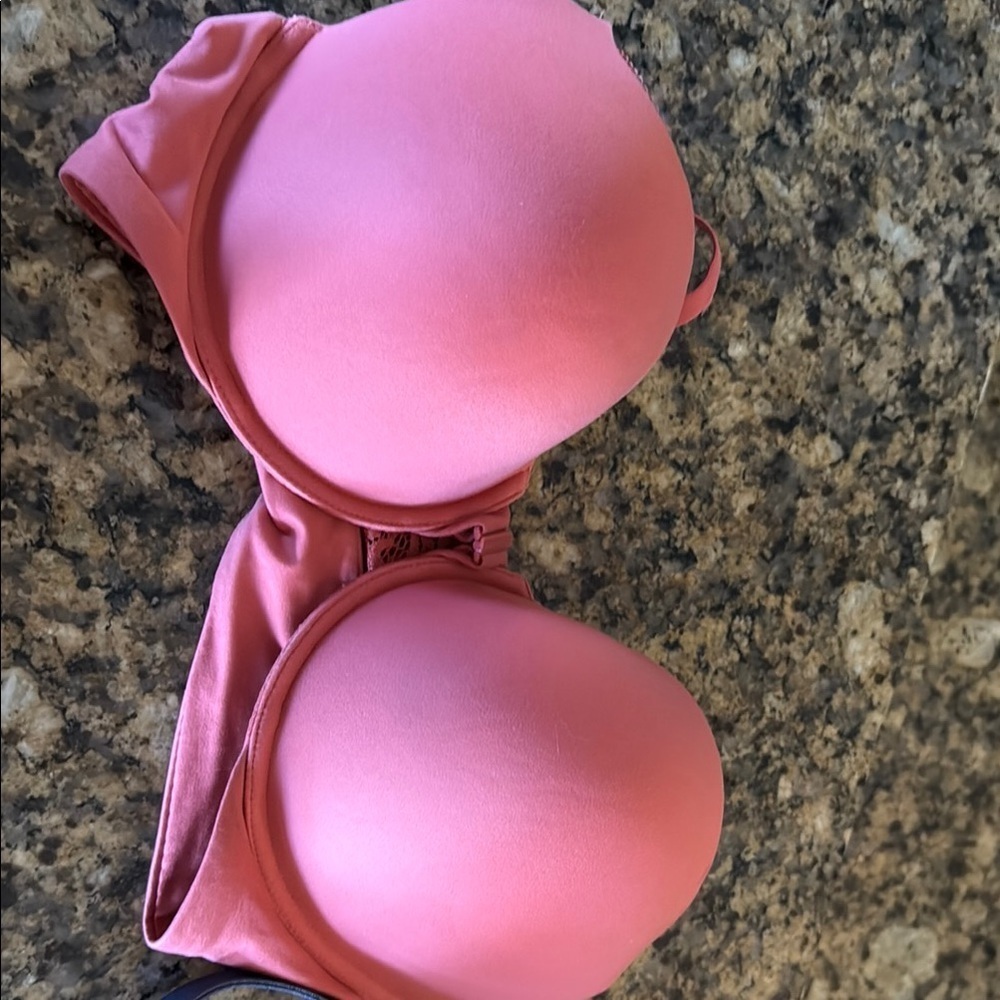 Victoria’s Secret Elegant Racerback Lace Women's Bra - Picture 9 of 9